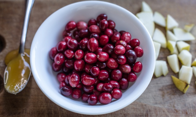 Honey & Pear Cranberry Sauce | Radiant Life Blog