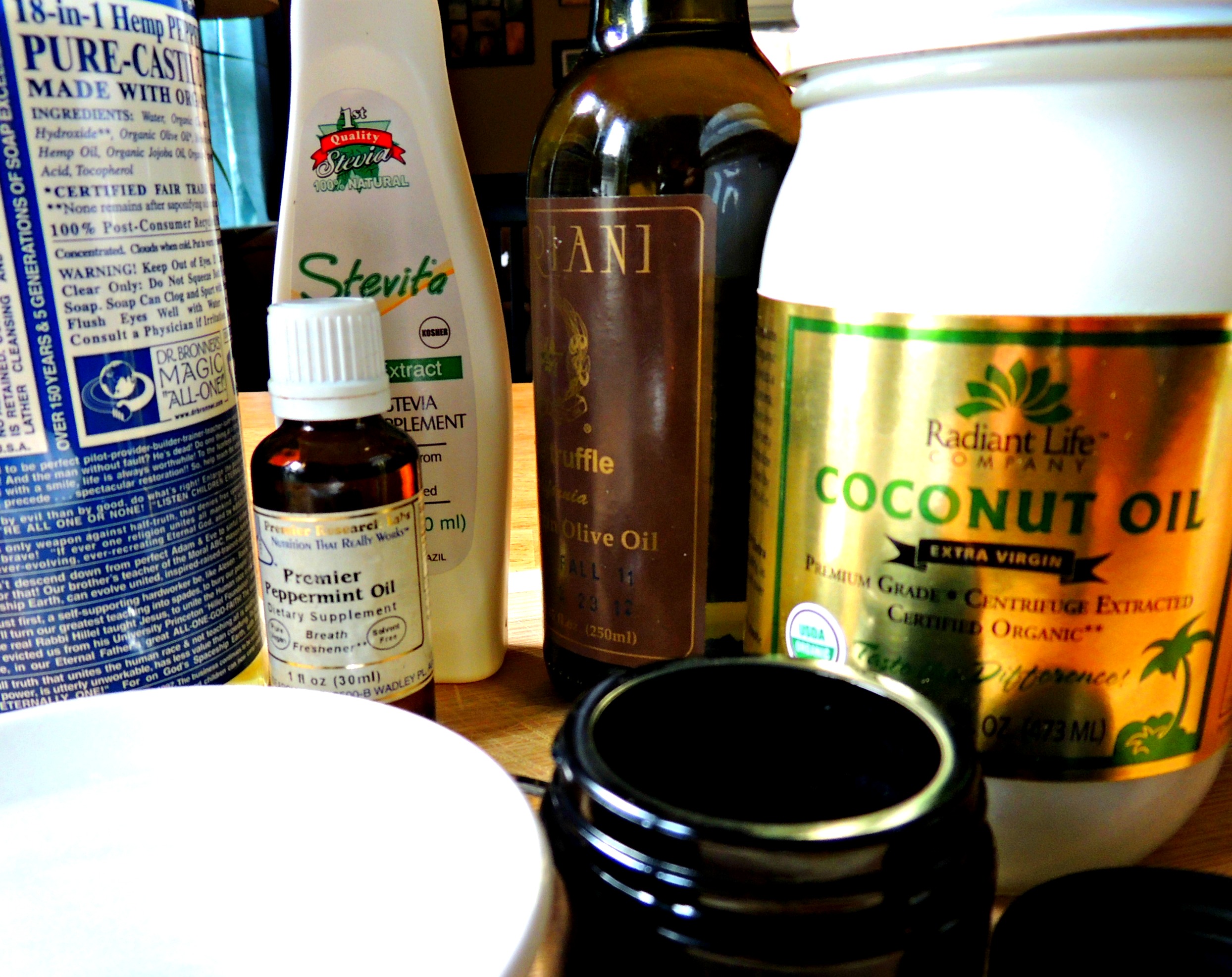 toothsoap ingredients with violiv glass